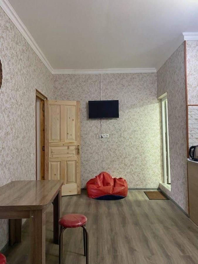 Achela'S Guesthouse Borjomi Bagian luar foto